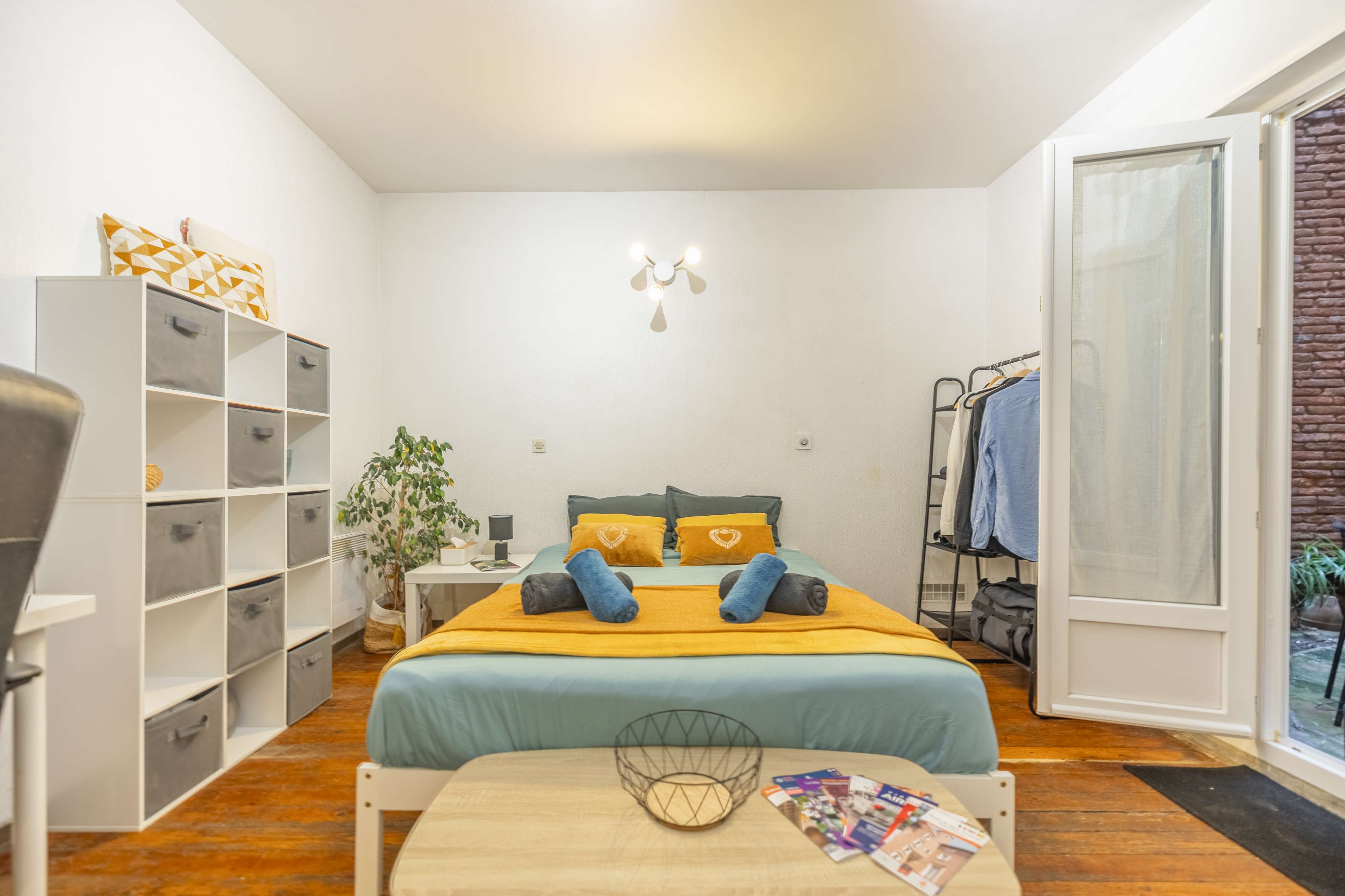 Charming City-Center Flat with Terrace